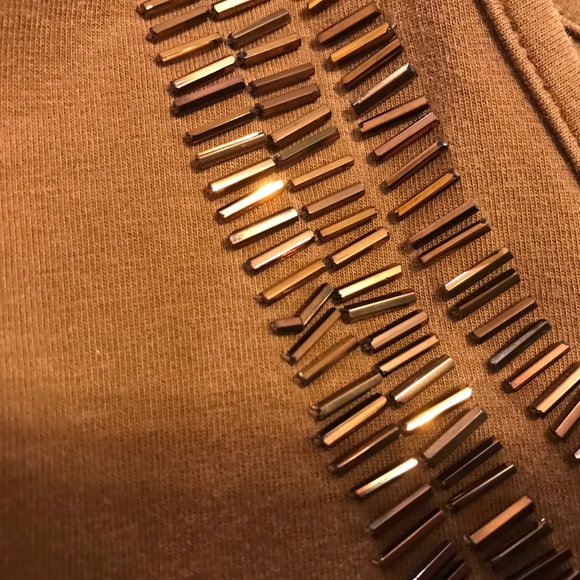 Alfred Dunner brown short-sleeved blouse with coppery-bronze pin beading (2X) - Picture 12 of 16